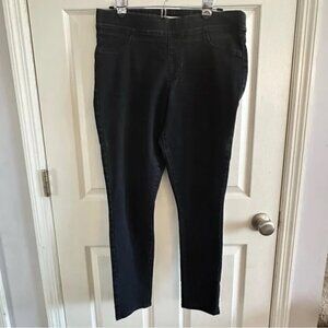 Old Navy. Black mid rise super skinny elastic waist jeans, EUC, size 12